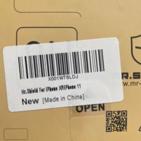 Brand New 3 Pack Glass Screen Protectors iPhone 11 - Picture 3 of 8